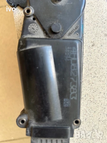 Мотор за плавно затваряне    на багажника    на задната врата  Ауди А8                            та, снимка 2 - Части - 50756192