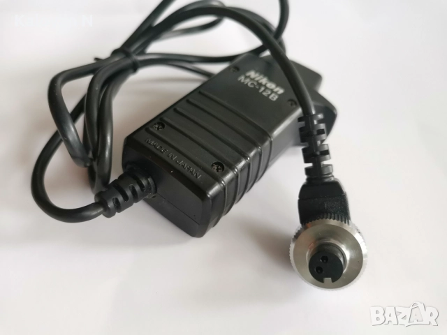 Дистанционен спусък Nikon MC-12B, снимка 2 - Чанти, стативи, аксесоари - 52648196