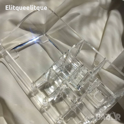 Компактен и стилен органайзер за козметика и аксесоари, снимка 2 - Други стоки за дома - 52208111