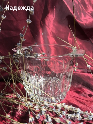 Кристален съд за лед