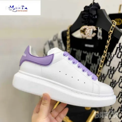 Дамски спортни обувки с лилави връзки