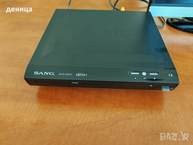 Монитор с DVD 16", снимка 3 - Монитори - 52422124