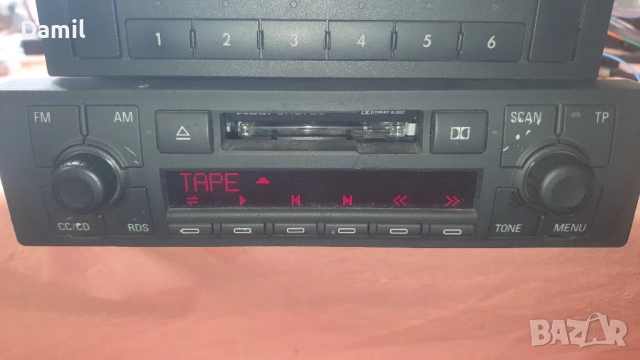 Audi  радио с известен код и CD чеинджър 6 диска, снимка 2 - Аксесоари и консумативи - 52396802