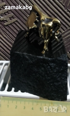 Бронзова пластика бик с поставка естествен камък черен гранит, снимка 7 - Статуетки - 53810994