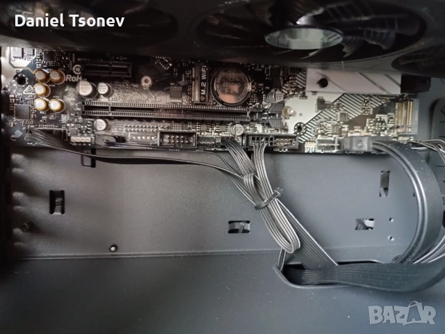 Геймърски Kомпютър🖥️ GEFORCE RTX 4060, AMD Ryzen 7 5700X3D, снимка 5 - Геймърски - 51888998