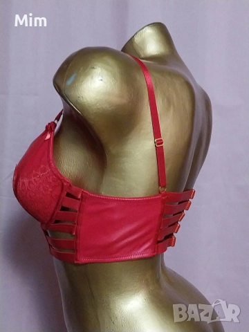 Hunkemoller 75 B Червен кожен сутиен , снимка 3 - Бельо - 52933691