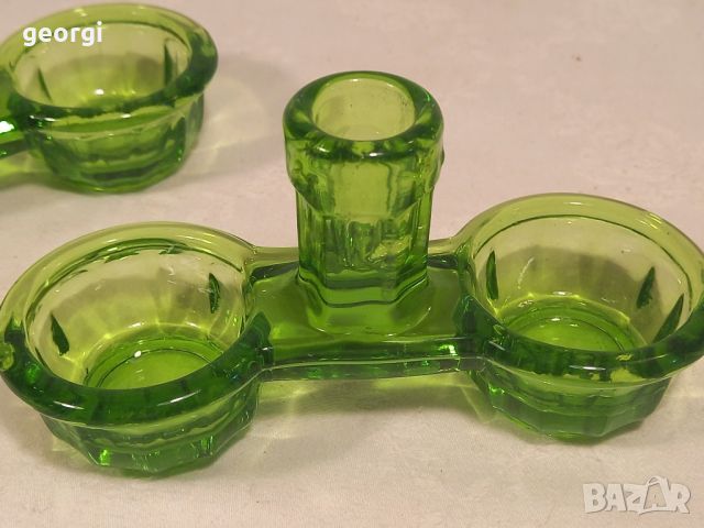 антикварна стъклена солница зелено стъкло, снимка 4 - Аксесоари за кухня - 45573392