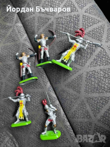 Фигурки средновековни войници - рицъри Britains deetail LTD Англия., снимка 4 - Колекции - 53850289