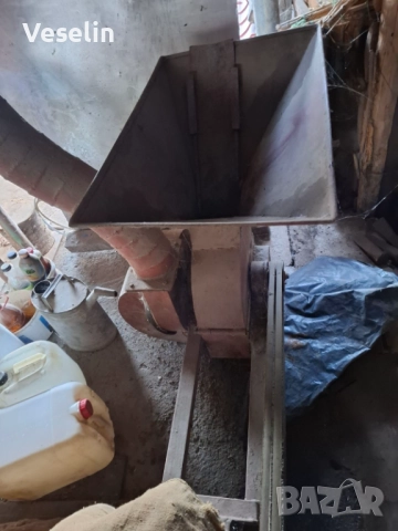 Трифазна ярномелка с контейнер, снимка 3 - Други машини и части - 52682535