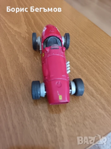 Ferrari 500 F2 1952 Formula 1 car 1:35, снимка 3 - Антикварни и старинни предмети - 53841707