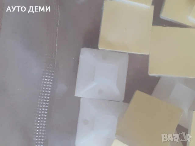 Комплект от 25 броя бели квадратни самозалепващи пластмасови държачи за кабели до 2 мм дебелина, снимка 3 - Аксесоари и консумативи - 50655164