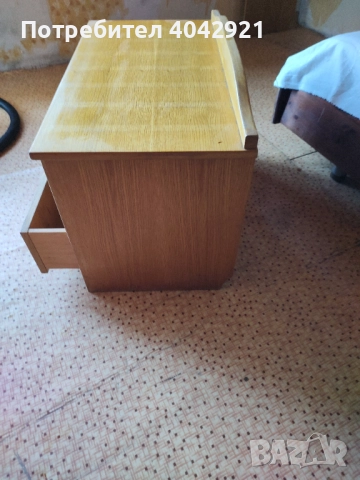 Малък скрин тип шкафче, снимка 3 - Скринове - 51717344