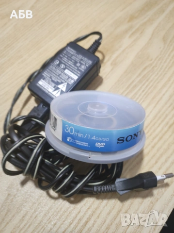 Продава се цифрова видеокамера SONY DCR-DVD405E, снимка 3 - Камери - 54023701