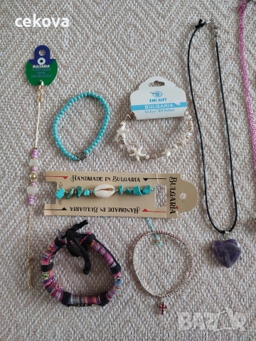 Различни гривни,гердани, ключодържатели и играчки, снимка 2 - Други - 52592144