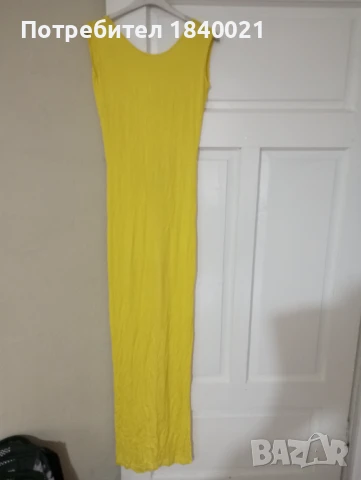 Интересна рокля със гол гръб 