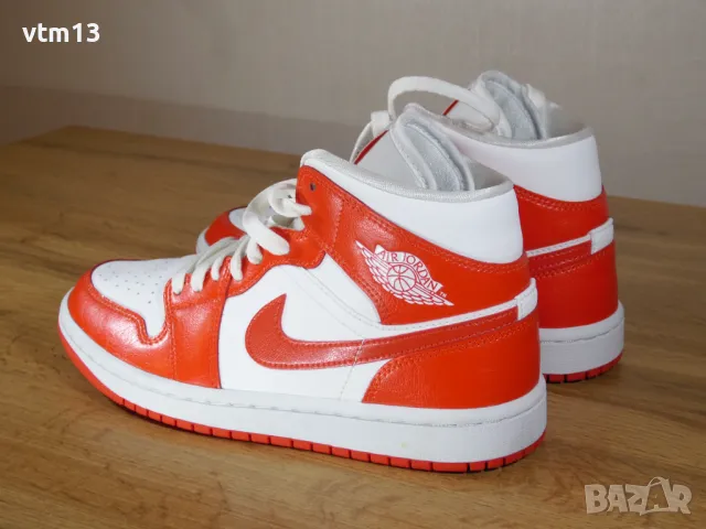 Air Jordan 1 Mid 'Habanero Red' - 37,5 номер Оригинални!, снимка 3 - Маратонки - 47241256