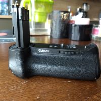 Canon BG-E16 Battery Grip / грип за батерии LP-E6N или AA за фотоапарат EOS 7D Mark II, снимка 1 - Батерии, зарядни - 45944227