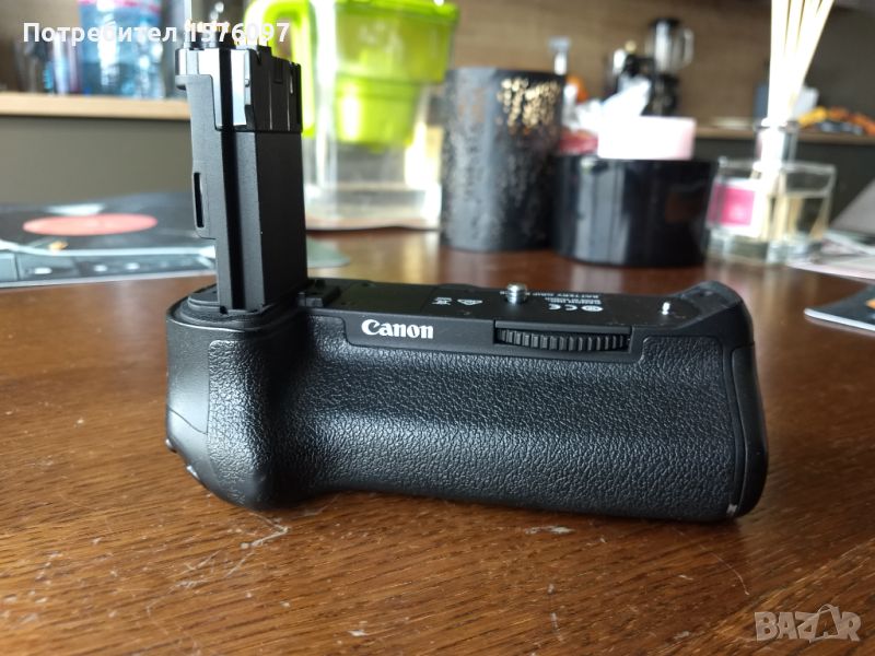 Canon BG-E16 Battery Grip / грип за батерии LP-E6N или AA за фотоапарат EOS 7D Mark II, снимка 1