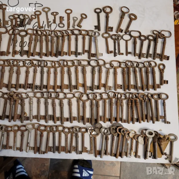Огромна сбирка от старинни ключове, снимка 1
