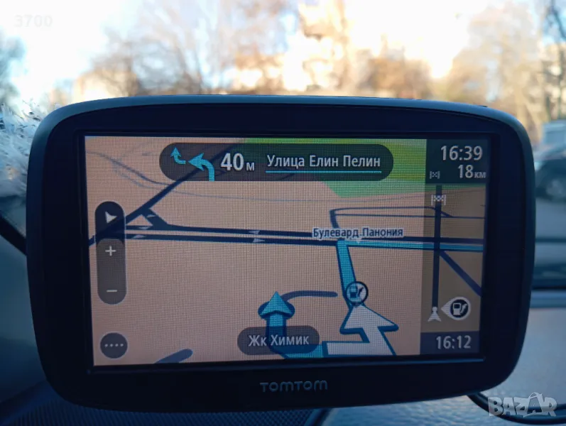 Навигация за автомобил TomTom 5" с карти на България и Европа, снимка 1