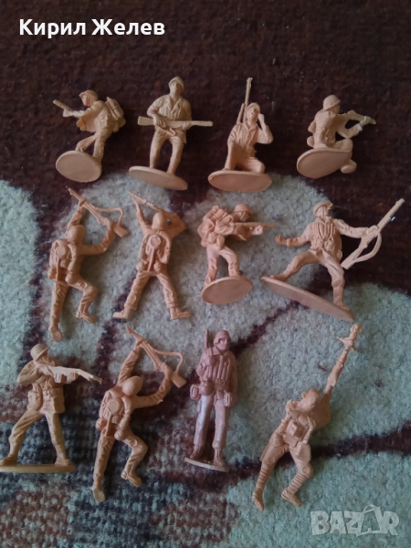 Войници пластмасови 12 броя 51739, снимка 1