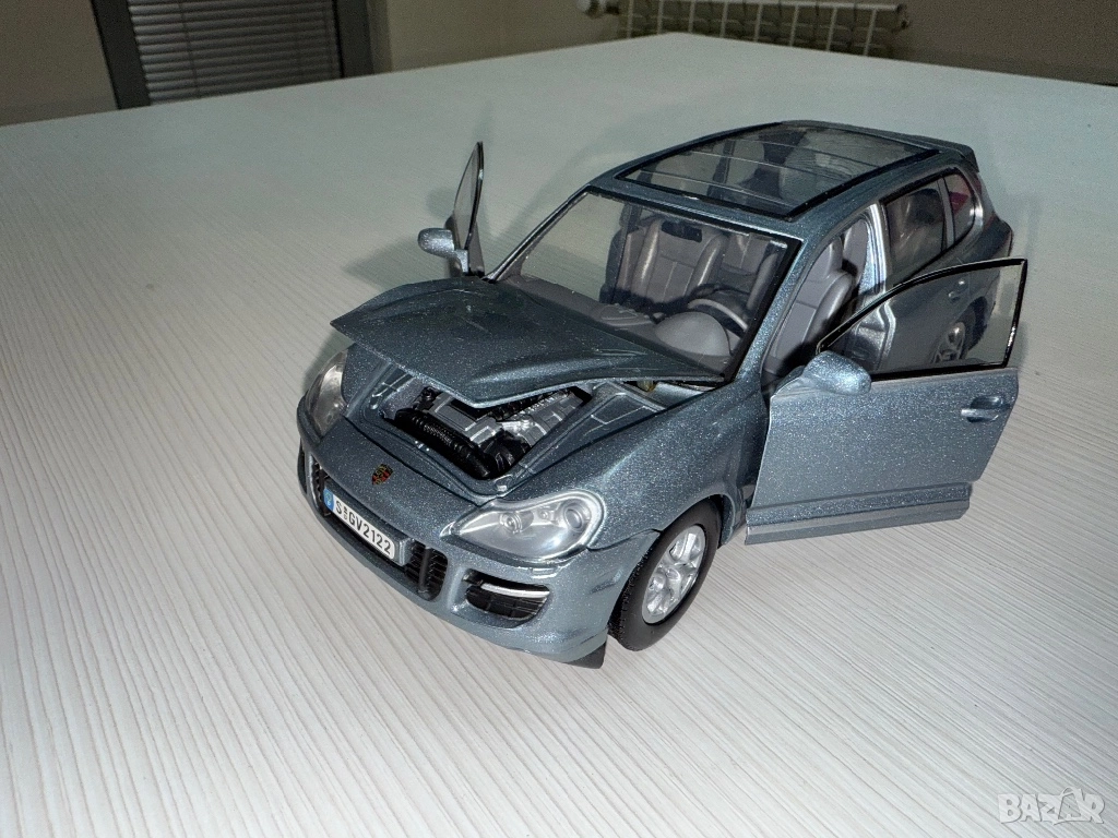Porsche Cayenne Motormax 1:24 , снимка 1