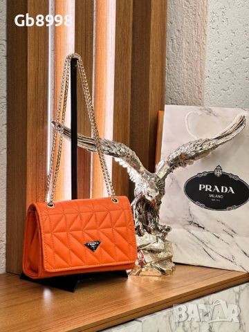 Чанта Prada, снимка 2 - Чанти - 46738086