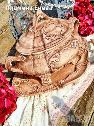 Италиански комплект от Bassano Italy терин, плато и черпак , снимка 15 - Антикварни и старинни предмети - 53744885