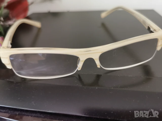 Марка MOSCHINO бели рамки за очила, снимка 9 - Слънчеви и диоптрични очила - 42202923