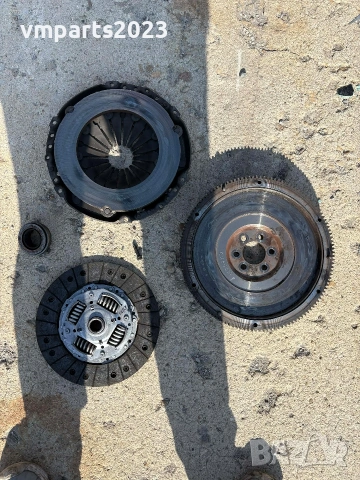 Демпферен маховик и комплект съединител 1.6TDI 105кс VW Audi Seat Skoda - CAYC/CAY