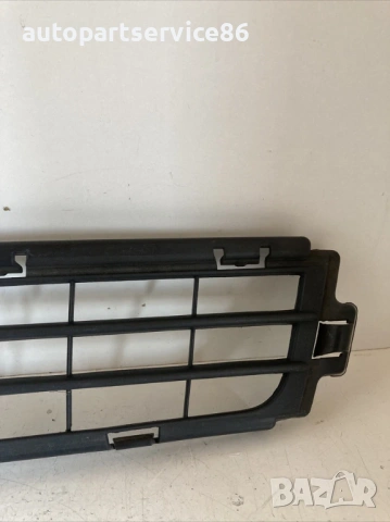 Предна, черна решетка - броня за Volvo S40 2.0 TDI (2009) 30744911, снимка 3 - Части - 53807434