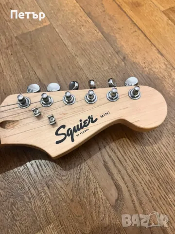 Fender Squier Mini Stratocaster-Детска китара, снимка 3 - Китари - 50218554