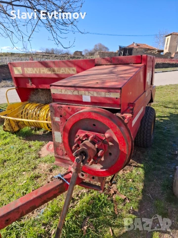 Продавам балопреса NEW HOLLAND 376