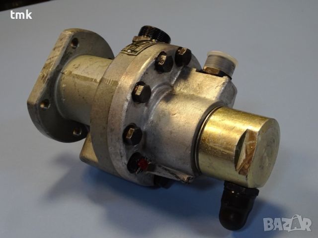 Хидравлична помпа Jihostroj ZBC 15R0-1 gear pump, снимка 2 - Резервни части за машини - 45727627