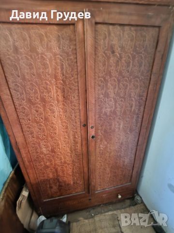 Старинен гардероб , снимка 1 - Гардероби - 45437035