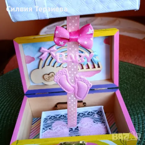 Ръчно изработена дървена кутия - подарък за разкриване на пола на бебето, снимка 4 - Други - 50287562