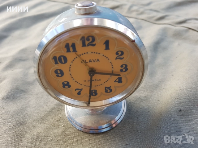Часовник будилник Слава 5