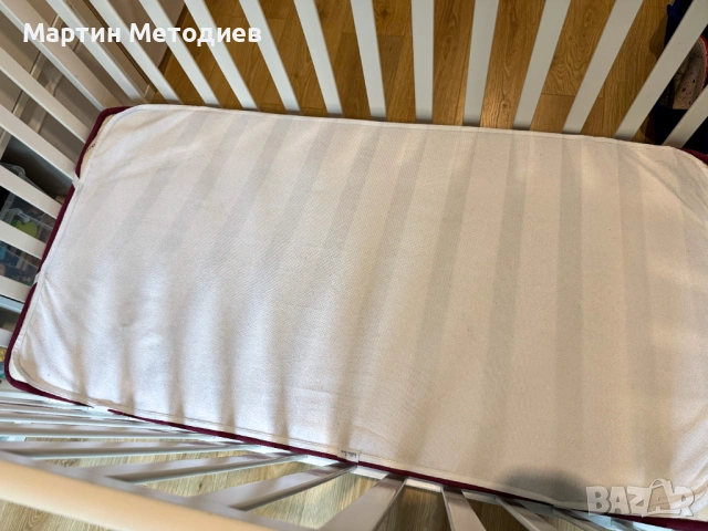 Дървено детско (бебешко) легло с колелца (0-3 год.), снимка 3 - Кошарки - 53602525