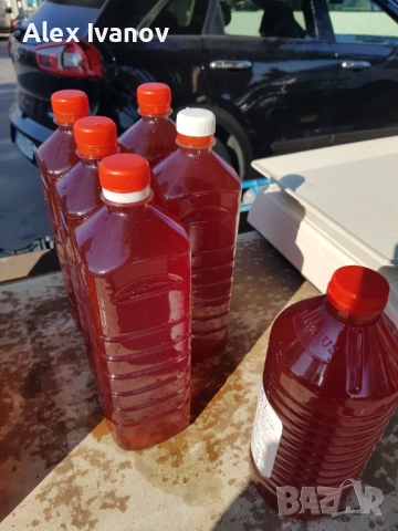 Продавам домашен винен оцет на 2 год - 8 лв / литър. Перфектен.