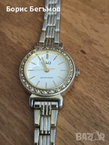 Дамски часовник Q&Q, снимка 4 - Дамски - 53265636