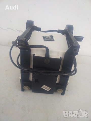 Hähnel FB 1200 Super 8 Editor - Viewer е винтидж филмов проектор, специално проектиран за филмов фор, снимка 4 - Антикварни и старинни предмети - 53665528