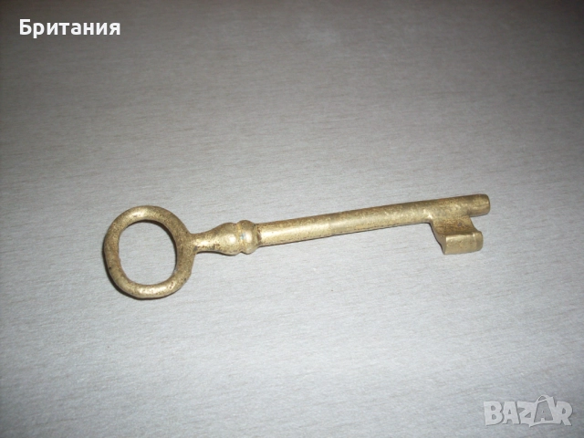 Стари бронзови ключове.