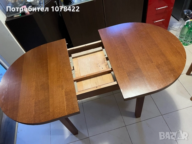 Продавам дървена овална маса за хранене, която се разтега., снимка 2 - Маси - 52722913