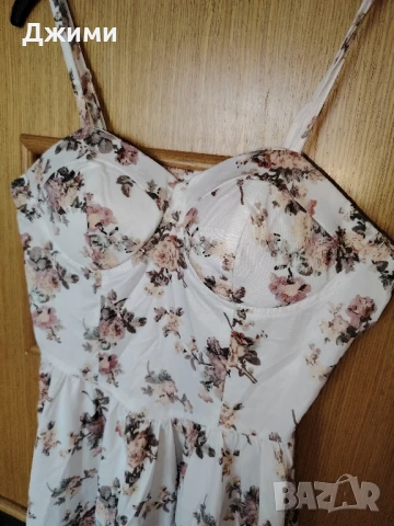 Флорална рокля, снимка 2 - Рокли - 50695934
