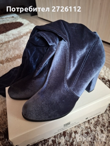Ботуши от велур нови 