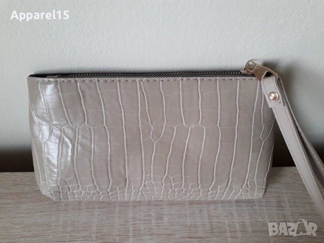 Нова малка бежова чанта , снимка 4 - Чанти - 52650748