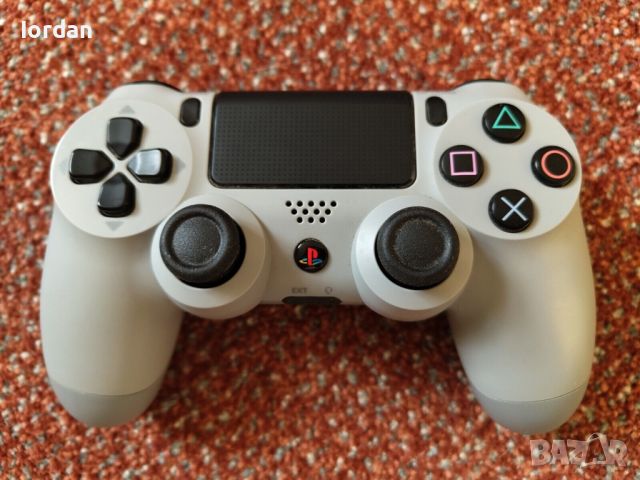 Контролер PS4 DualShock 4