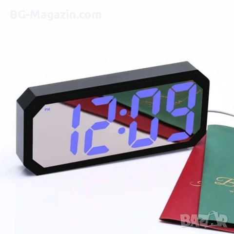 Модерен дигитален електронен часовник с термометър големи цифри светещ на ток температура за спалня, снимка 5 - Други - 51038251