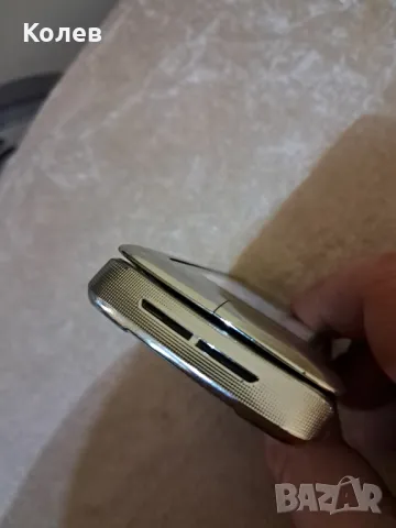 телефон Motorola razr V8, снимка 6 - Motorola - 49782624