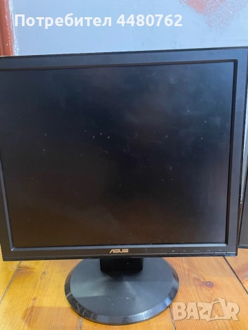 Два монитора-80 лева и двата, снимка 2 - Монитори - 52320865